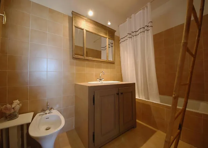 Mini-villa A 5 Minutes De La De Santa Giulia Villa *